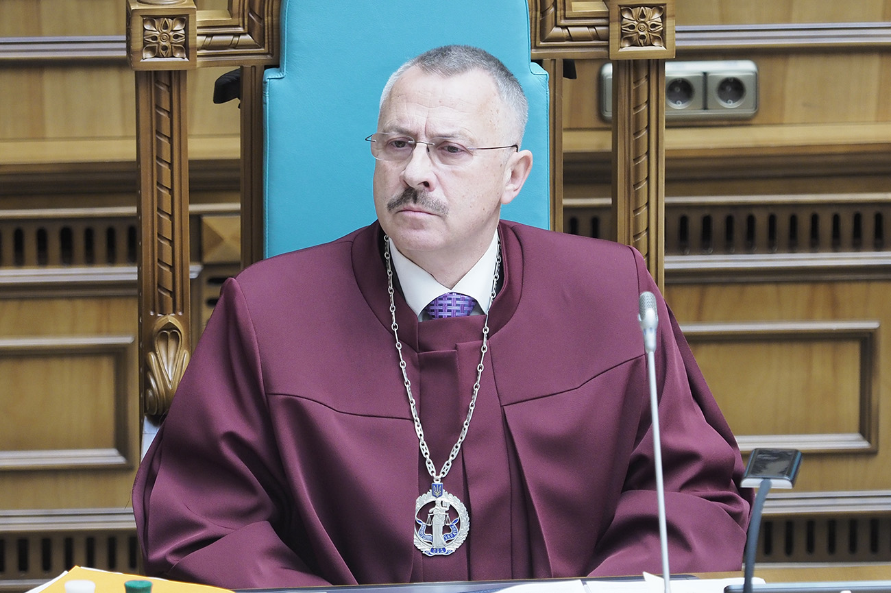В.о. Голови Конституційного суду України Головатого визнано винним у вчиненні адмінправопорушення: має сплатити штраф